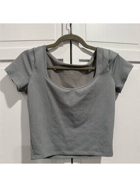 Gray Ribbed Crop Top Women’s Size M Square Neck Short Sleeve